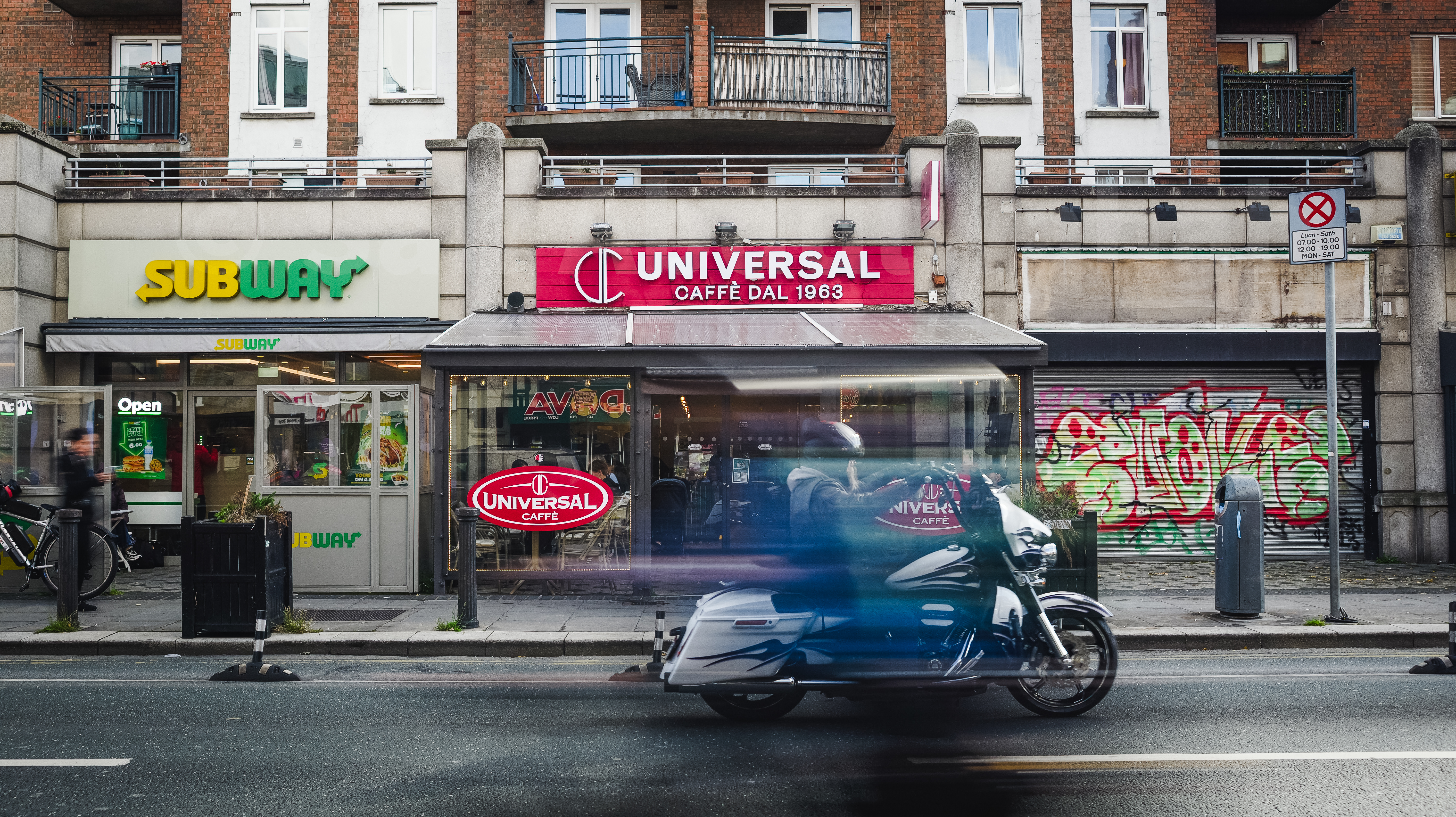 Universal Café - Image 4